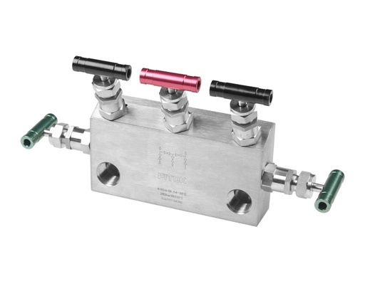 [5RSS-FNS8-L] 316 SS, 5R Series 5-valve Instrumentation Manifolds, Remote Mount, 1/2 Female NPT × 1/2 Female NPT × 1/4 Female NPT, PTFE Packing, 6000psig(414bar), -65°F to 450°F(-54°C to 232°C), Valves In-line Mounted